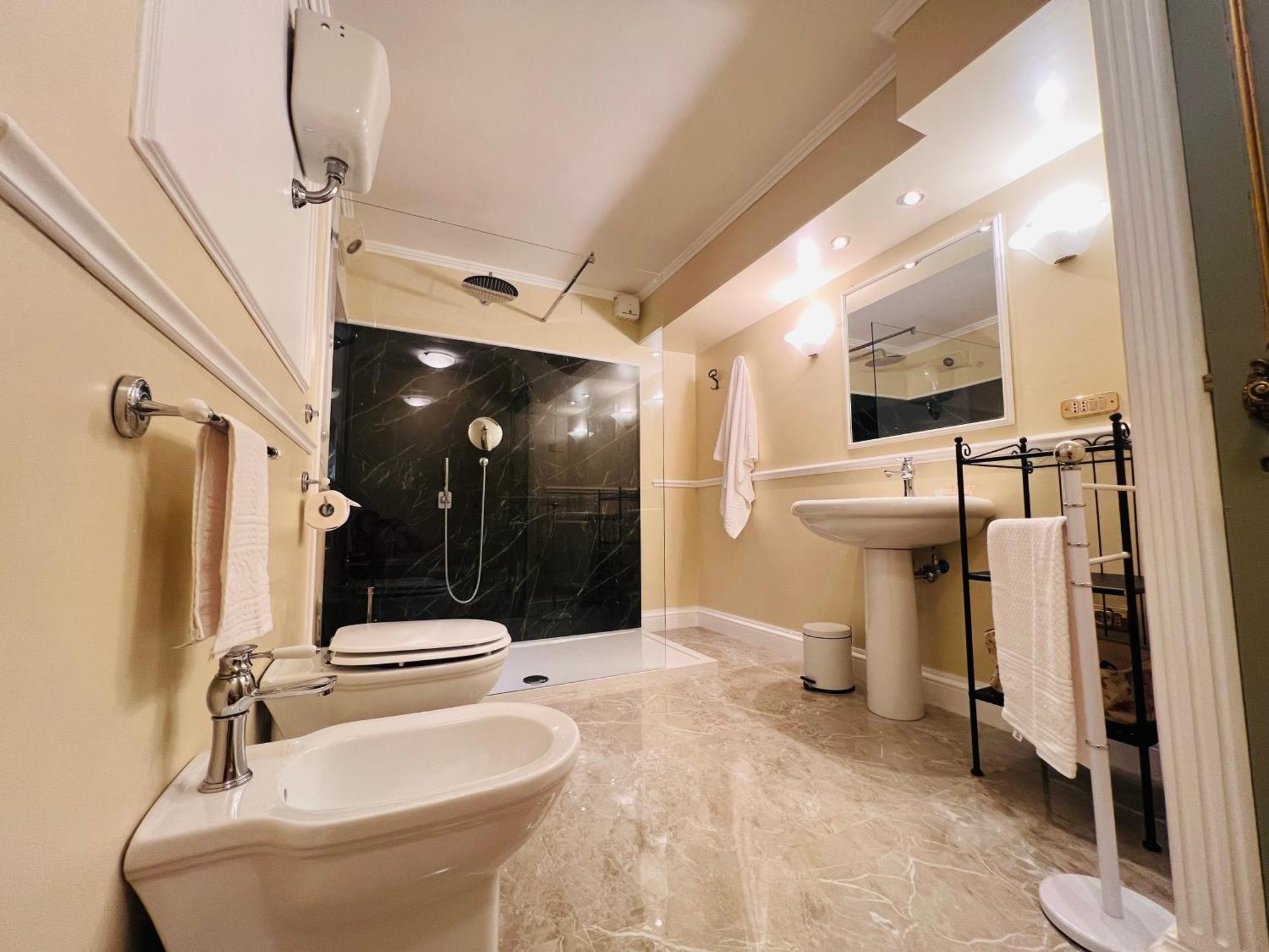 Veronica Suite Рим Екстериор снимка